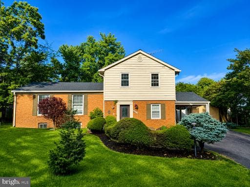 4003 WHISPERING LANE