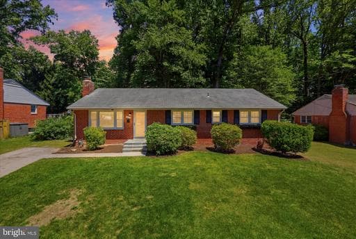 5609 SEDGWICK LANE - Photo 1