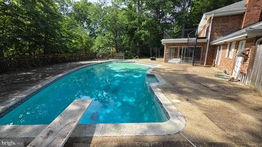 3901 Lakeside Ct, Dunkirk, MD 20754-9449, United States - Photo 1