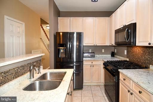 2663 MANHATTAN PLACE 112 - Photo 1