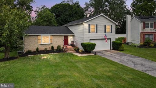 13 BLAKE COURT - Photo 1