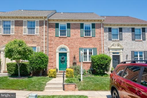 406 HANNA WAY - Photo 1