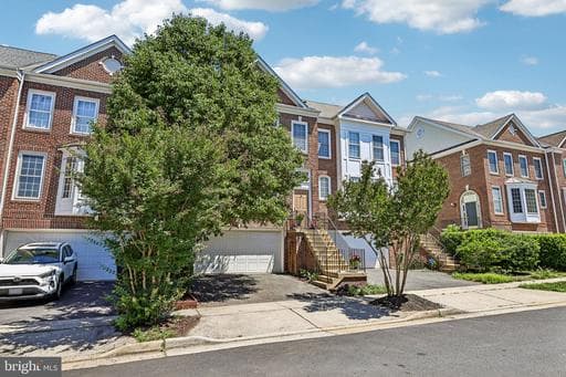 26071 Nimbleton Sq, Chantilly, VA 20152-3662, United States