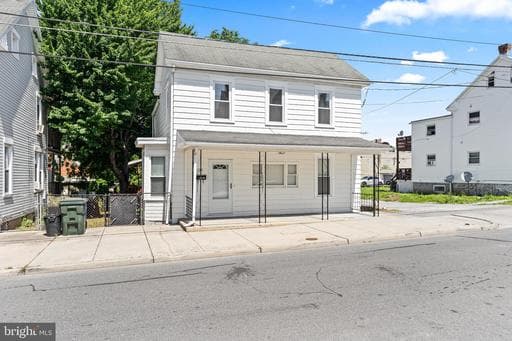 229 S MULBERRY STREET - Photo 1