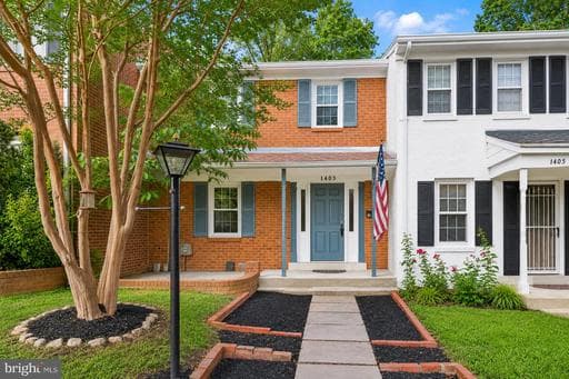 1403 DEERFIELD LANE