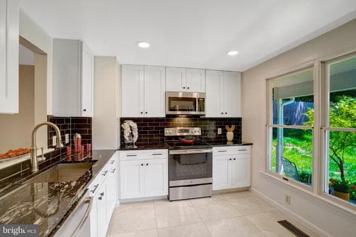 7558 WOOD MIST LANE - Photo 1