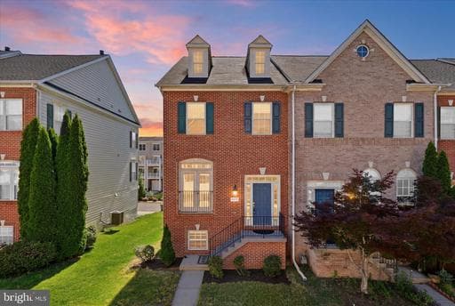 4677 CARISBROOKE LANE - Photo 1