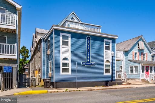 106 TALBOT STREET 103 - Photo 1