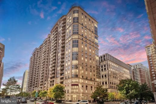 888 N QUINCY STREET 910