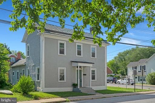 203 LEE STREET - Photo 1