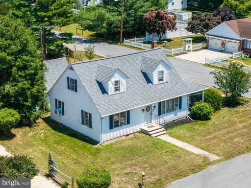 301 WRIGHTS AVENUE - Photo 1