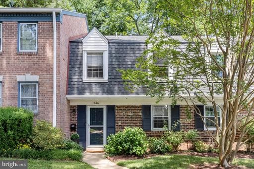 846 AZALEA DRIVE - Photo 1