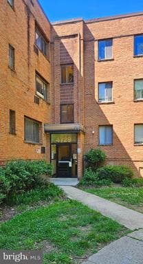 4729 1ST STREET 101 - Photo 1