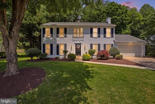 103 Saratoga Waye NE, Vienna, VA 22180-3664, United States - Photo 1