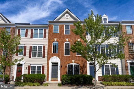 25374 Shipley Ter, Chantilly, VA 20152-3983, United States - Photo 1