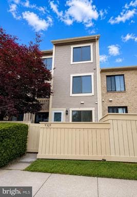 9305 BATHGATE COURT - Photo 1