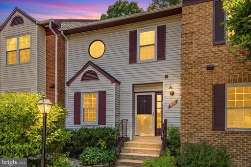 6088 Heatherwood Dr, Alexandria, VA 22310-4420, United States