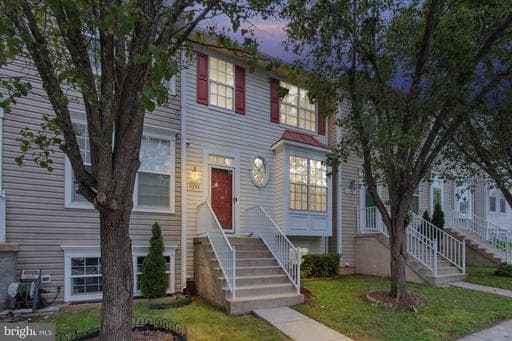 10278 Butternut Cir, Manassas, VA 20110-7985, United States - Photo 1