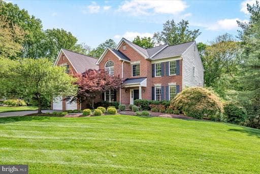 4 DEER TRAIL COURT - Photo 1
