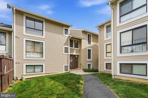 8604 VILLAGE WAY 04/8604F
