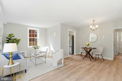 220 N THOMAS STREET 220-1 - Photo 1