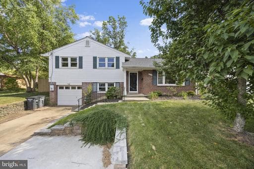 6705 New Hope Dr, Springfield, VA 22151-3862, United States - Photo 1