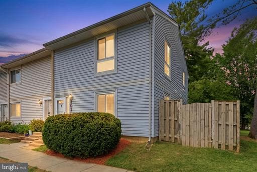 301 RENEAU WAY - Photo 1