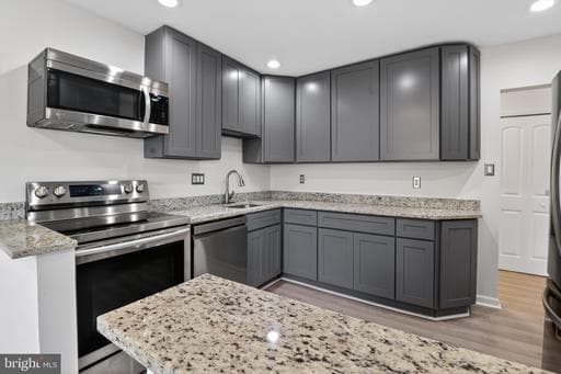 9702 Kingsbridge Dr, Fairfax, VA 22031-1602, United States - Photo 1