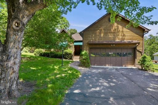 408 MASTERS DRIVE - Photo 1