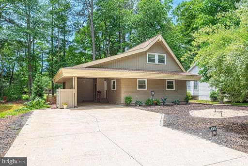 62 NEWPORT DRIVE - Photo 1