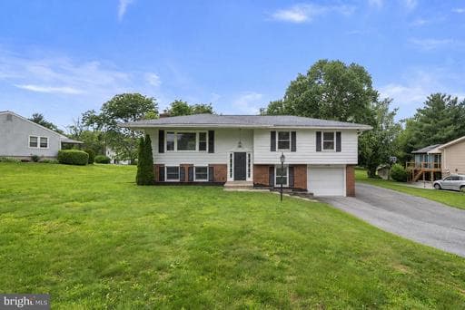 6414 BONNIE BRAE ROAD - Photo 1