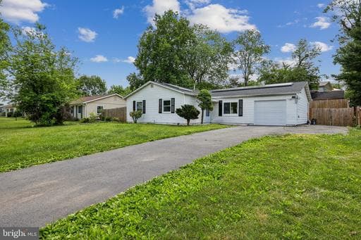 108 N CYPRESS ROAD - Photo 1