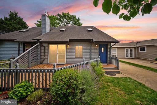9235 PRINCE WILLIAM STREET - Photo 1
