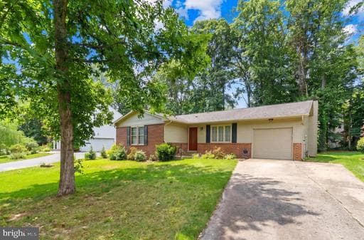 1021 PLYMOUTH DRIVE - Photo 1
