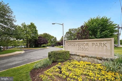 10500 ROCKVILLE PIKE 1624 - Photo 1