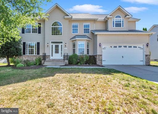 109 BRIARWOOD CIRCLE - Photo 1