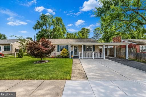 1258 GUILDFORD ROAD - Photo 1