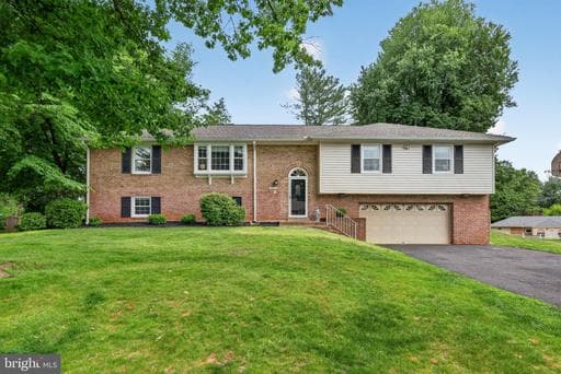 17617 PRINCE EDWARD DRIVE - Photo 1