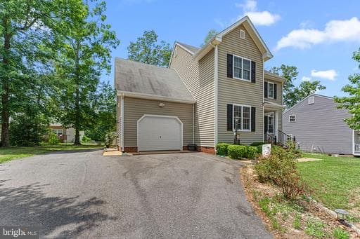 112 Central Pkwy, Aylett, VA 23009-4175, United States - Photo 1