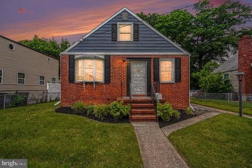 422 MARGARET AVENUE - Photo 1