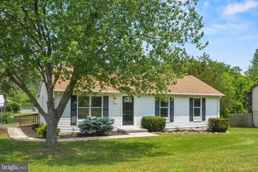 516 W Duck St, Front Royal, VA 22630-4702, United States - Photo 1
