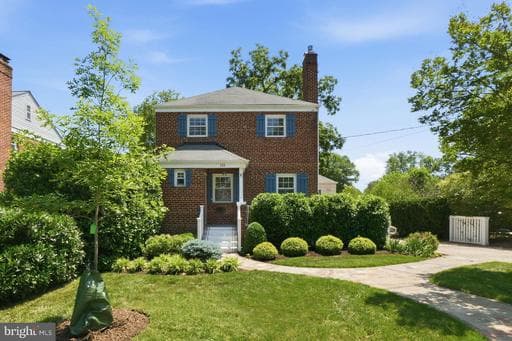 115 S KENSINGTON STREET - Photo 1