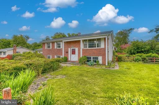 201 MYSTICWOOD ROAD - Photo 1