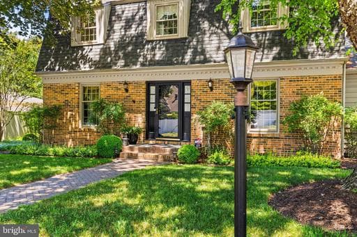 609 CRESTVIEW LANE - Photo 1