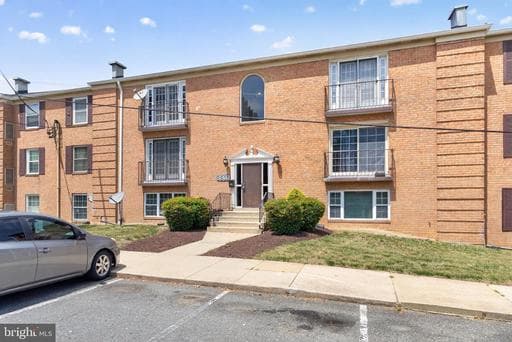 3803 SWANN ROAD 301 - Photo 1