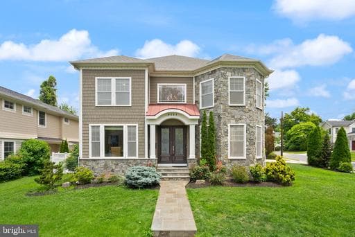8701 BRADMOOR DRIVE