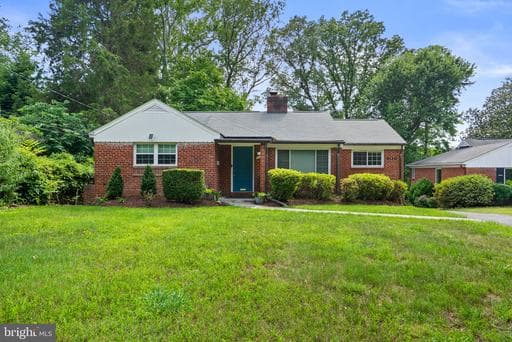6116 MASSACHUSETTS AVENUE - Photo 1