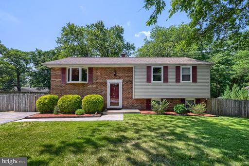 753 BENFIELD BOULEVARD - Photo 1