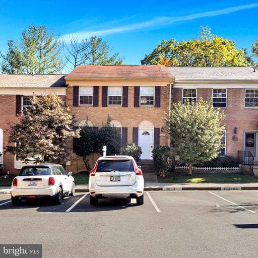 9009 Sweet Birch Ct, Springfield, VA 22152-2513, United States