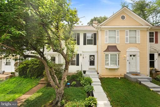 13 FAIRMONT PLACE - Photo 1